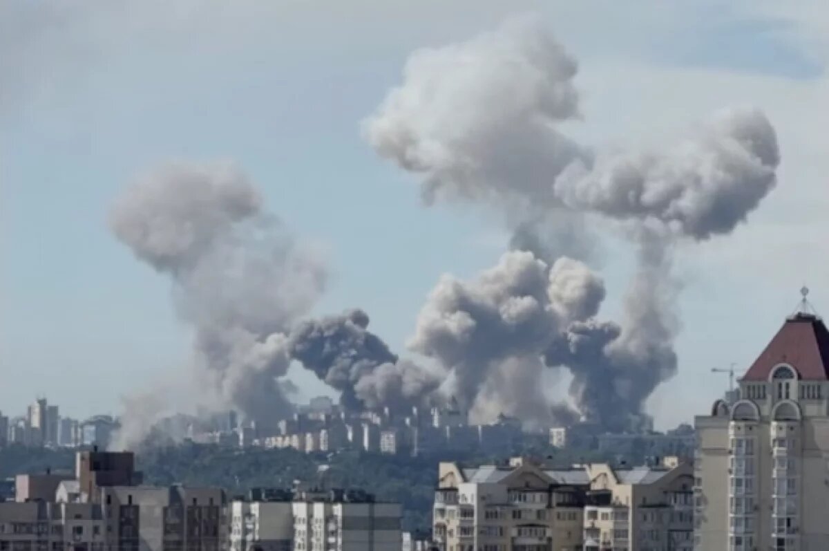    В Киеве 1 января прогремели две серии взрывов