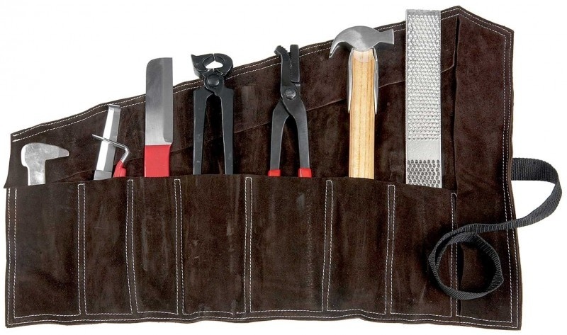 Инструмент для подковывания лошади