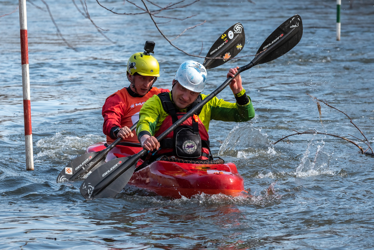 Прям как мои два года: раз-два, раз-два...)))