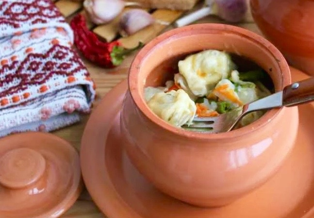 Пельмени в горшочке,