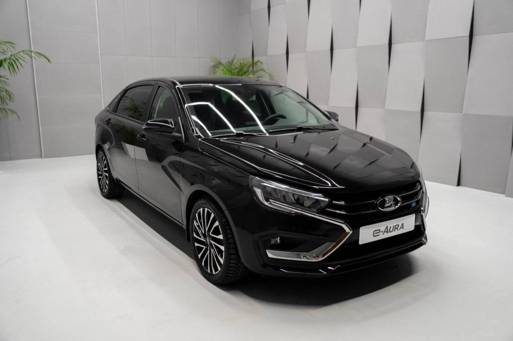 Опытный образец электрического седана Lada e-Aura