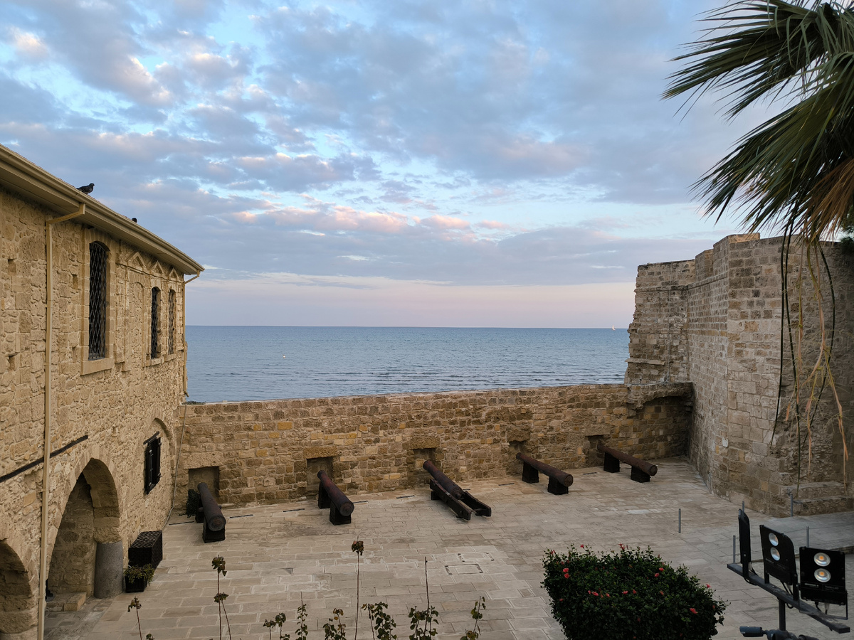 Вид из замка в Ларнаке