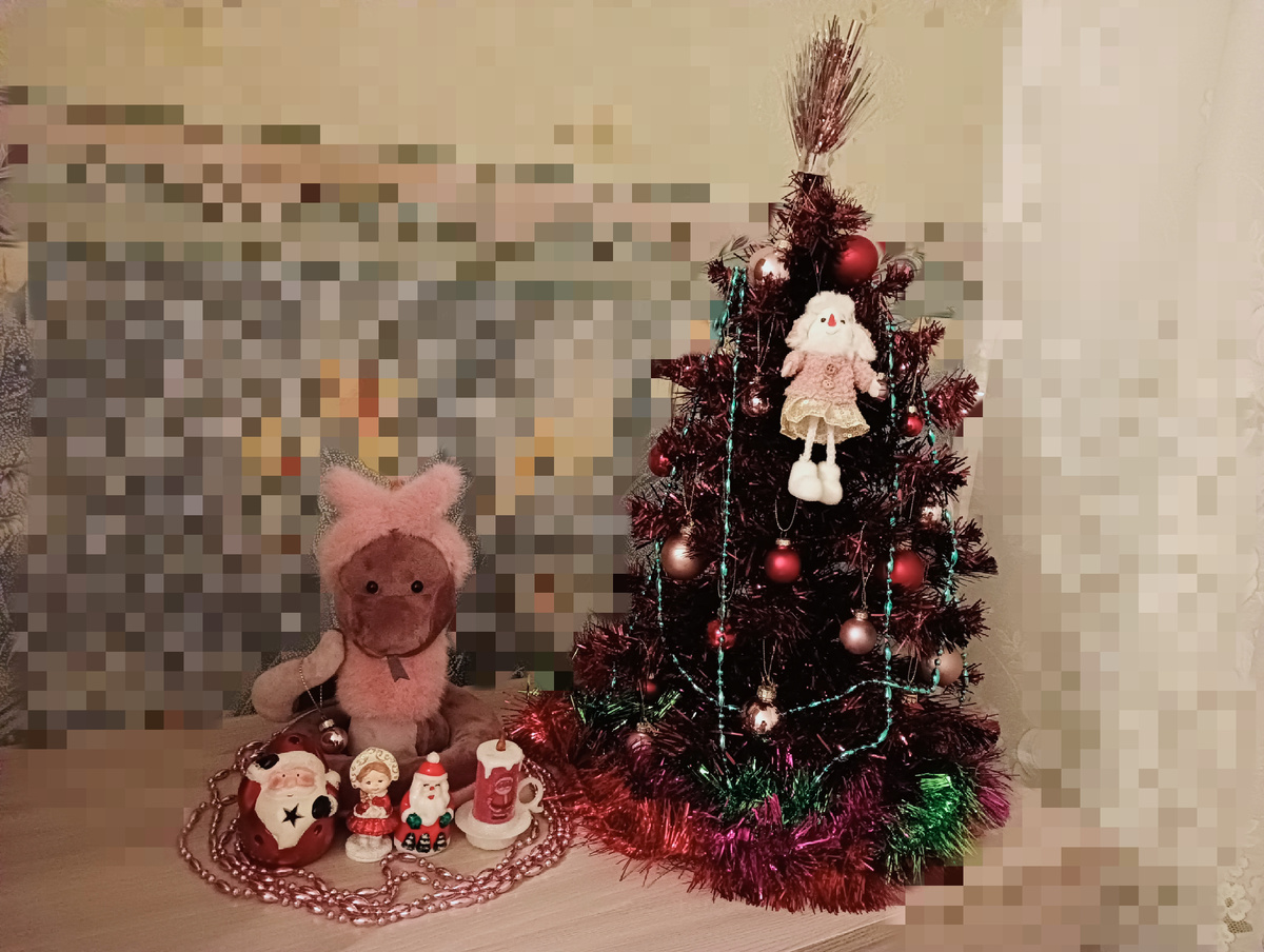 Моя ёлочка и я, змейка. Да, наступивший год - мой:)