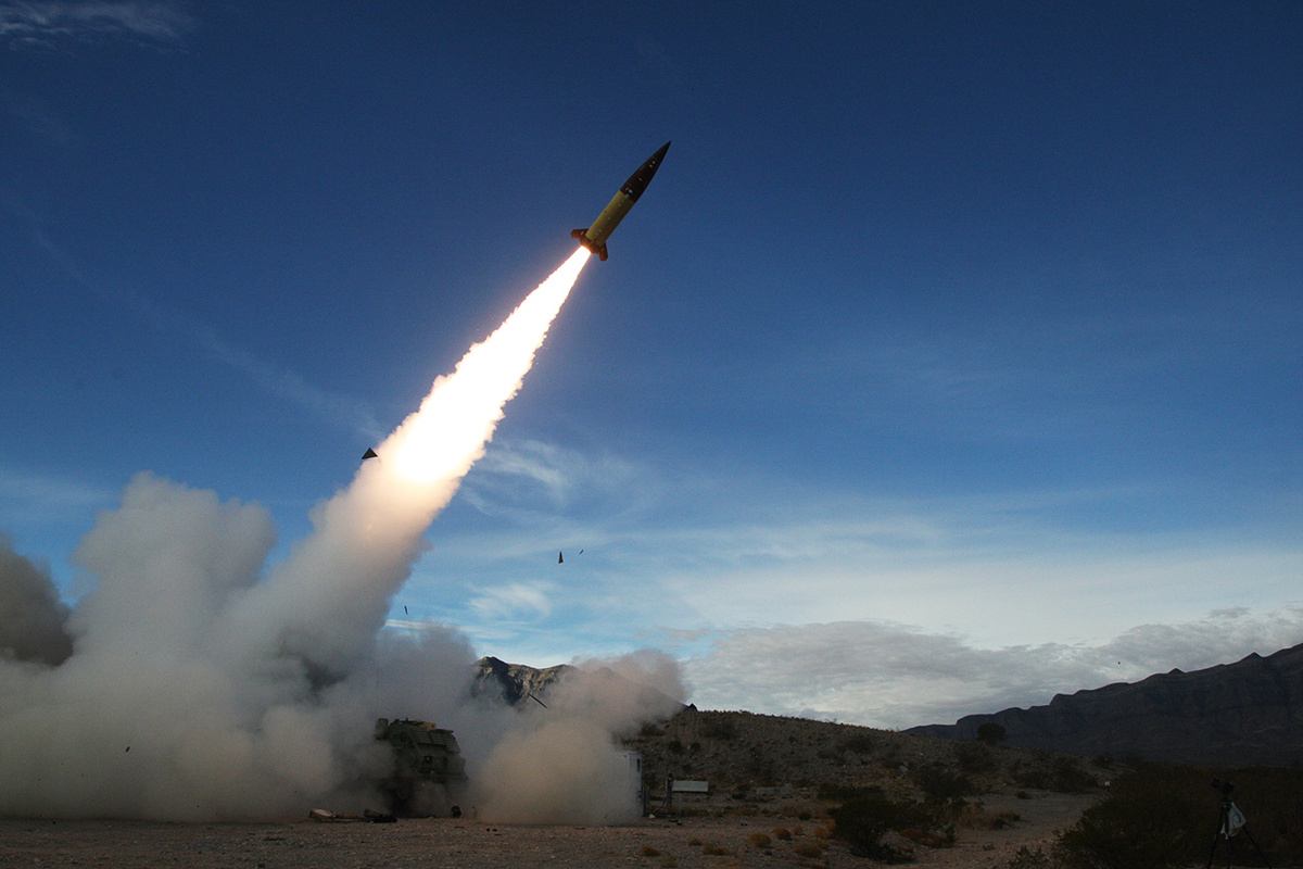 Зеленский выдал южнокорейскую ракету за украинскую в новогоднем обращении.  Фото: Фото: служба распространения визуальной информации Министерства обороны США / dvidshub.net / Photo by John Hamilton (Public Domain)