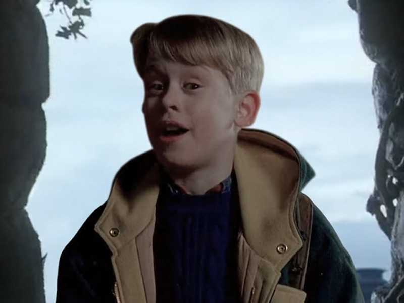    Кевин из «Один дома» устроил новогодний переполох в культовых фильмах [ВИДЕО]