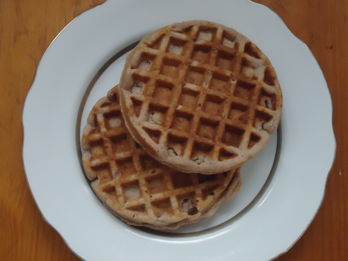 Вафельный хлеб из альтернативной муки. Из архива автора.