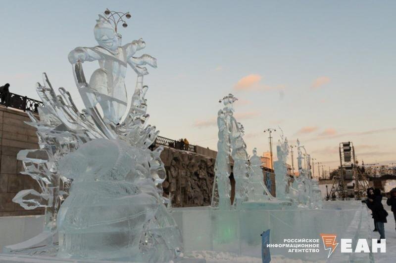    © ЕАН / Ледовый городок в Екатеринбурге впервые переехал с площади 1905 года в Исторический сквер