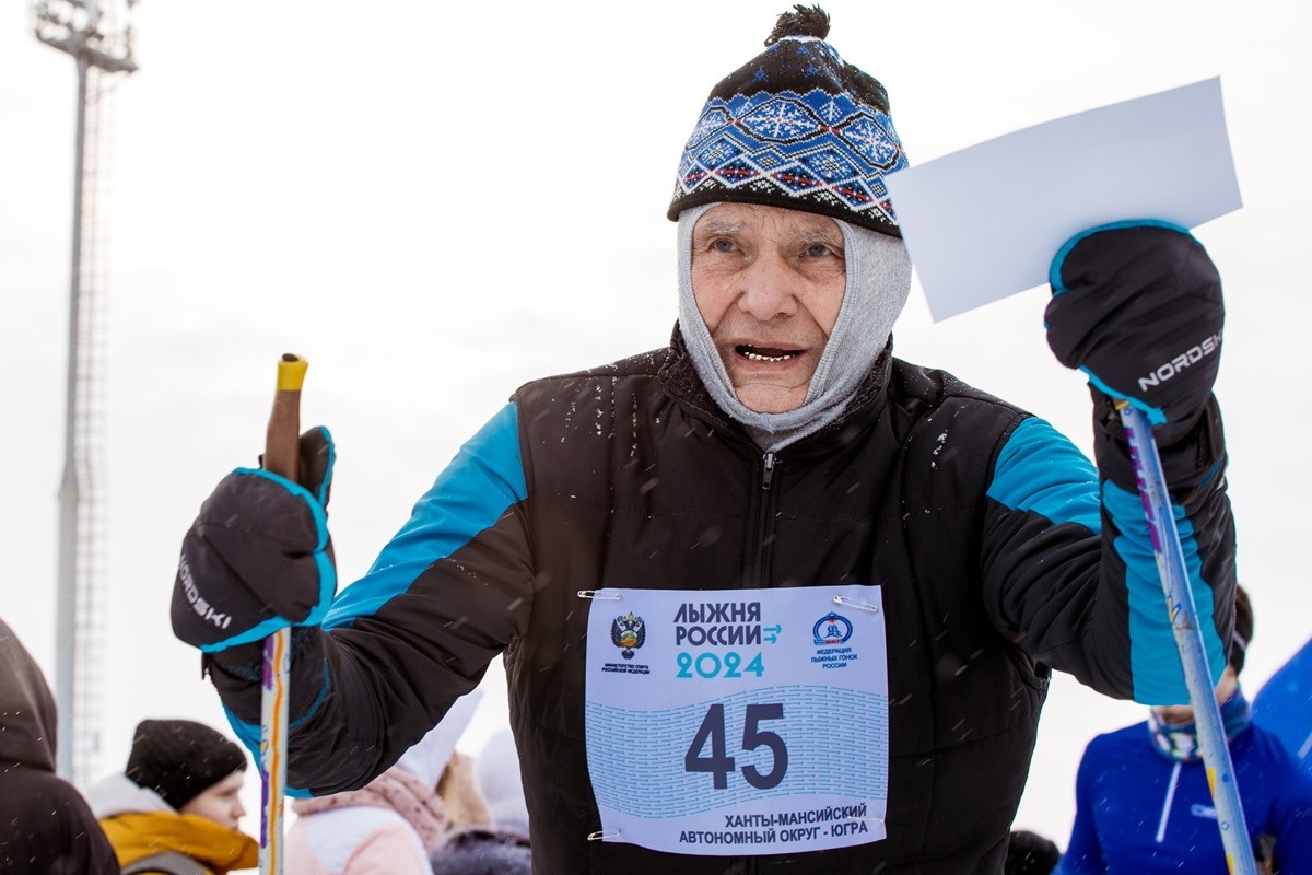    80-летию основателя сургутского лыжного клуба «Барс» Леонида Захарова посвящается