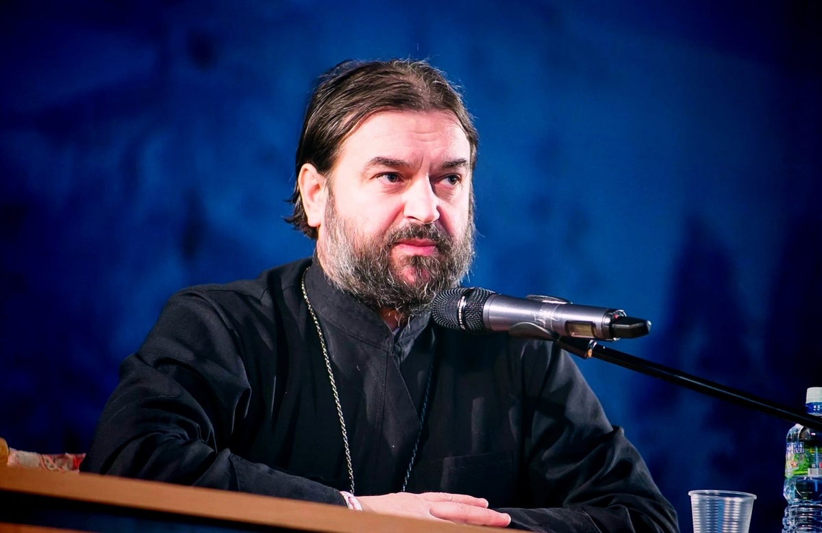 Андрей Ткачёв — протоиерей, настоятель Храма Троицы Живоначальной в Хохлах, писатель, телеведущий, блогер, миссионер.