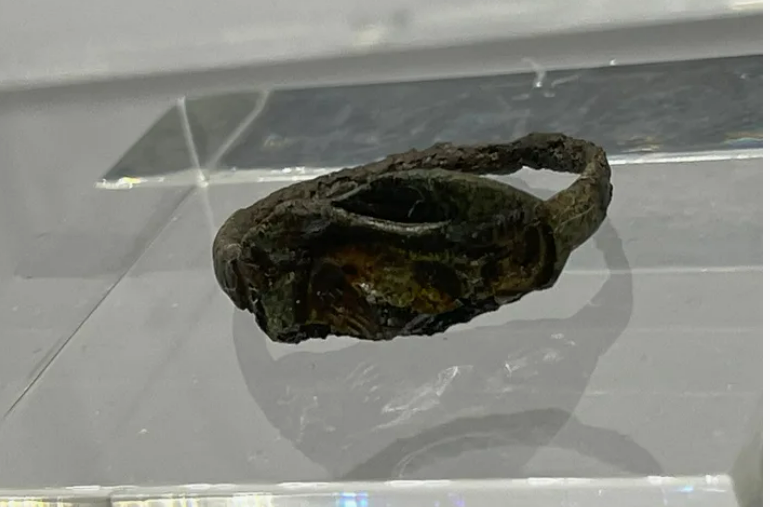 Перстень Д. В. Веневитинова. Экспонат Литературного музея им. Бахрушина. Источник: mk.ru