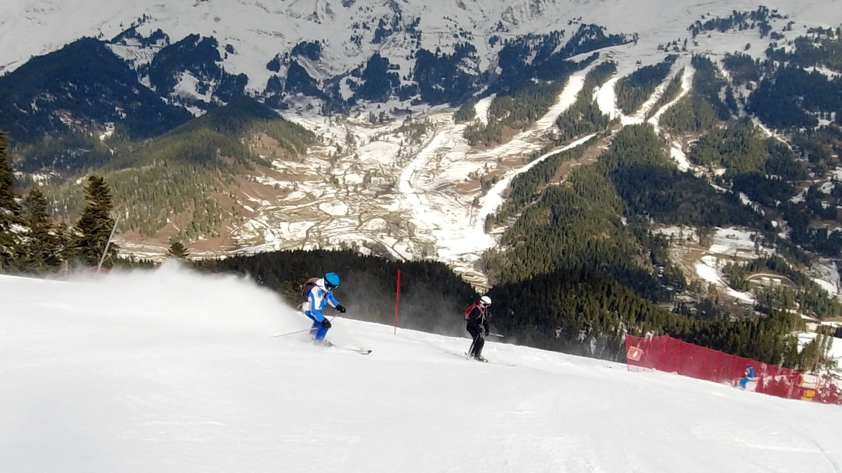 Вид на южный склон с трасс северного склона