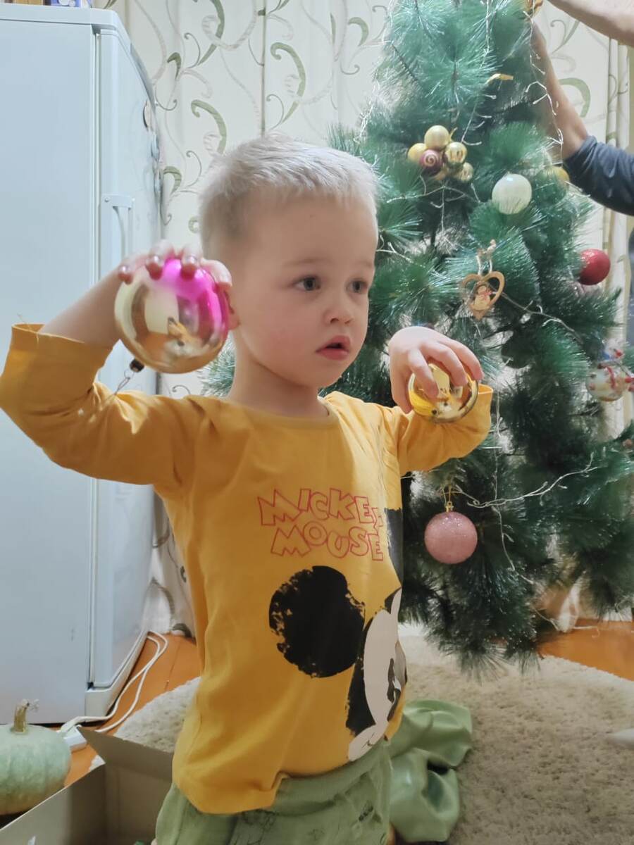 30 декабря наряжаем елочку