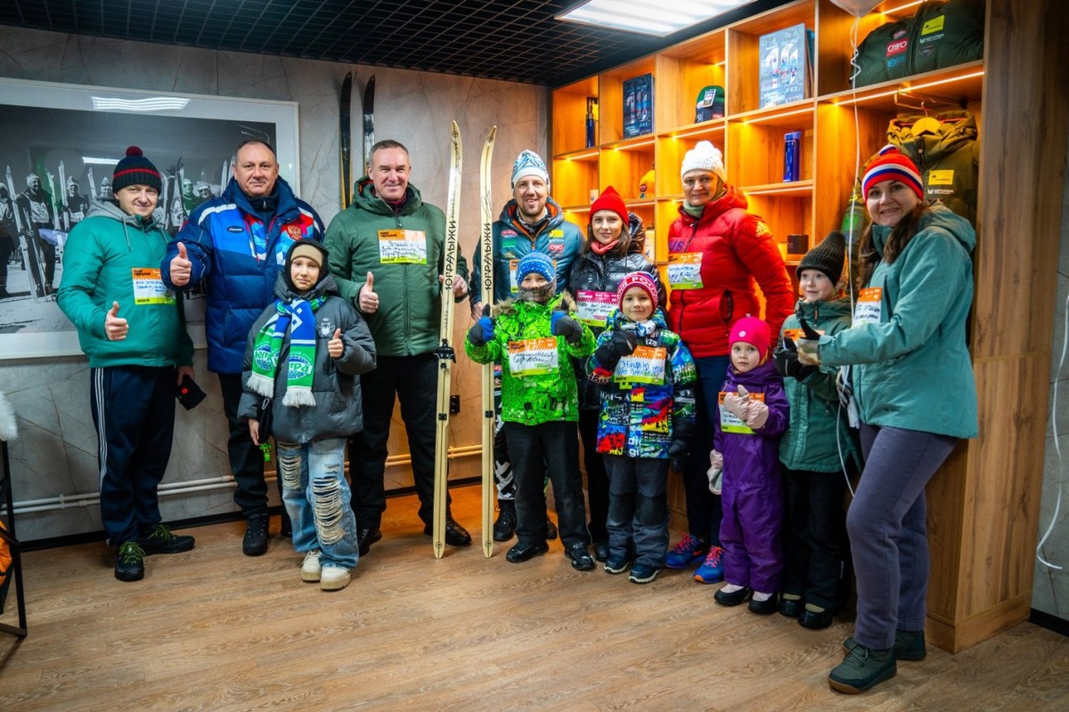    Руслан Кухарук и Евгений Дементьев открыли в Ханты-Мансийске новую лыжную базу