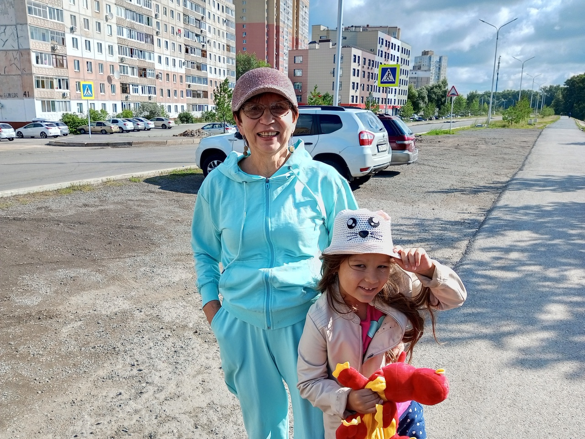 Мы с внучкой перед сплавом по реке Уфимке