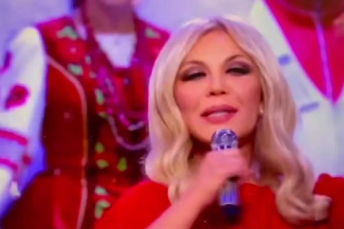    Украинские певицы Лорак и Повалий выступили в новогоднем «Голубом огоньке»