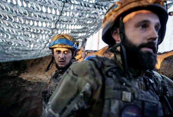    Военнослужащие Вооруженных сил Украины в зоне боевых действий