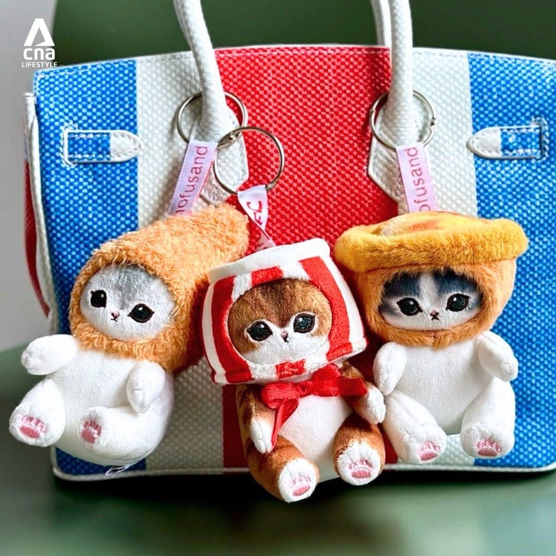 Сингапурский KFC представил коллекцию товаров с котиками mofu-cat  