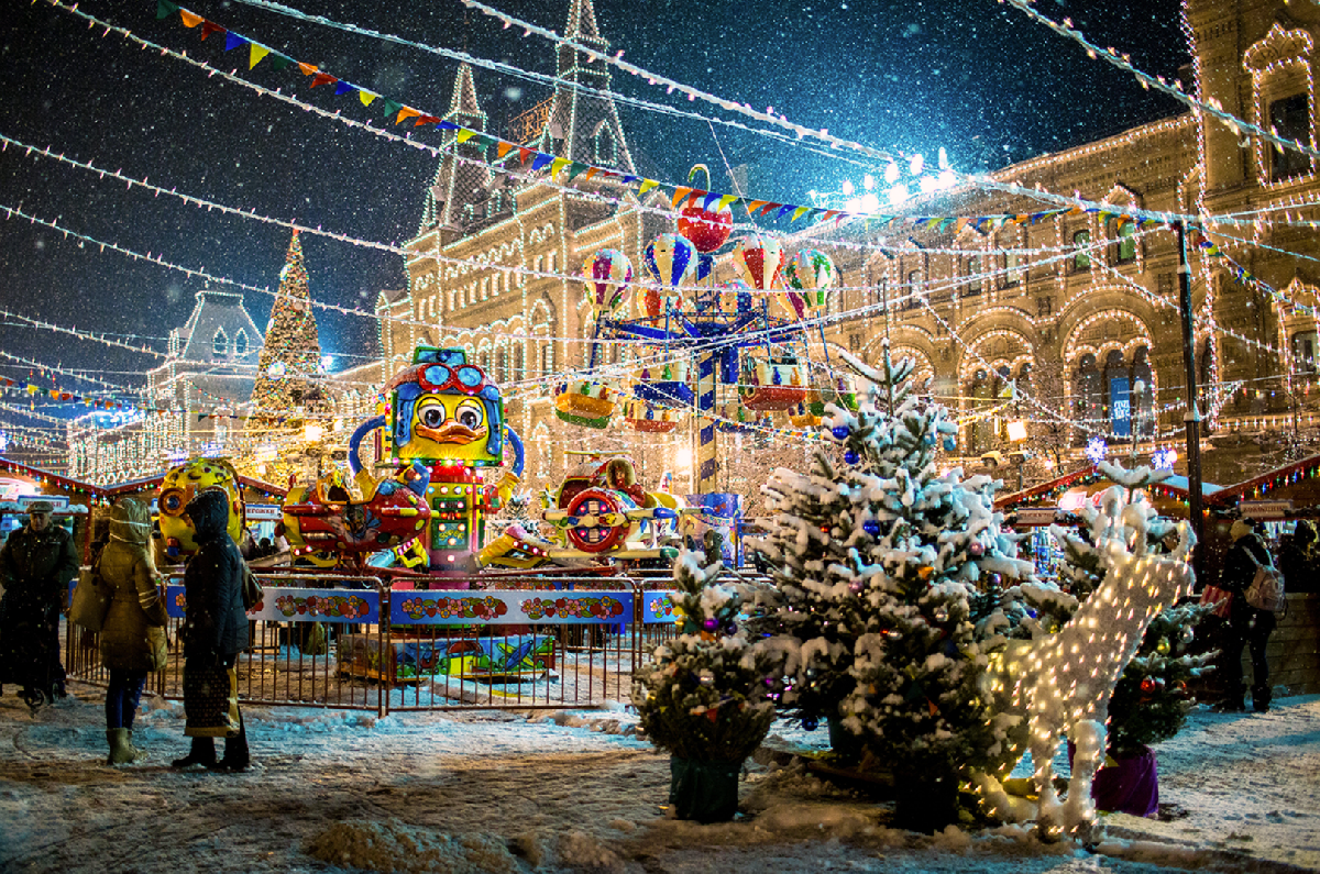 Фото: https://kudamoscow.ru/event/gum-jarmarka-na-krasnoj-ploschadi-20242025/