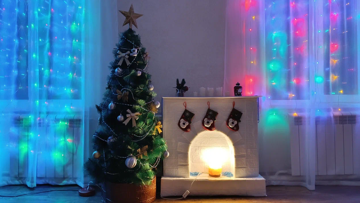 всего лишь за пару часов жена изготовила камин из подручных материалов