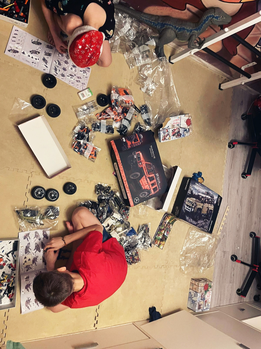 Работа кипит