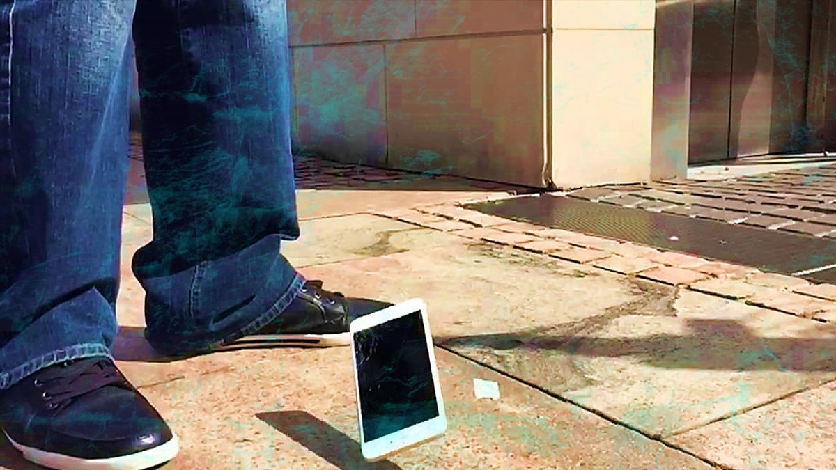 Что делать если потеряли телефон, 3 шага которые нужно сделать сразу. Как найти телефон если украли. Опасность найденного телефона, постарайтесь максимально себя обезопасить