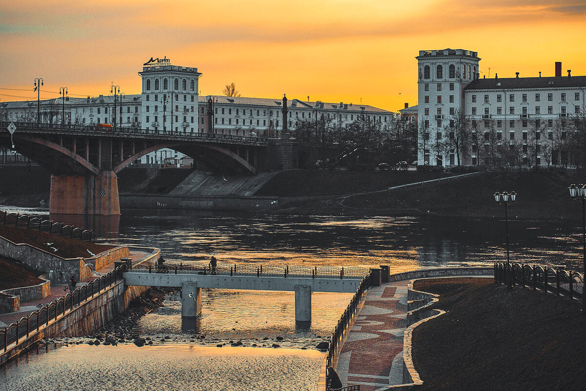 Сегодня архитектура Витебска в основном представлена советской застройкой 1950-х годов, так как город был разрушен в Великую Отечественную войну