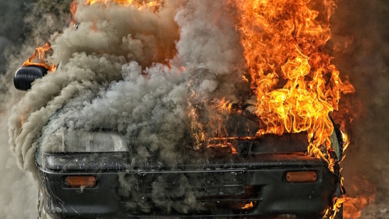    Во Франции в новогоднюю ночь сожгли 984 автомобиля Роман Захаров