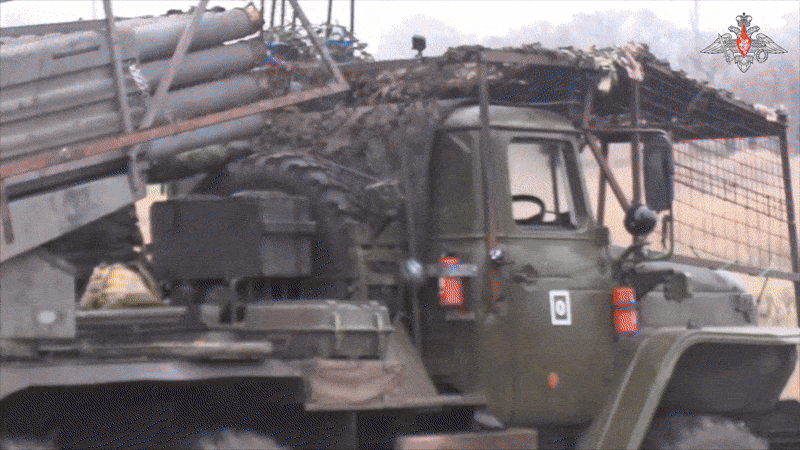 Накрыли противника пакетом "Града"//Видео с официального ТГ-канала Минобороны