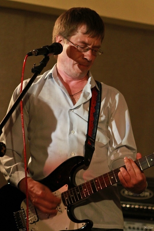 Аркадий Кузнецов. 24.06.2011. Тюмень, клуб "Капкан". Фотограф Алексей Миллер