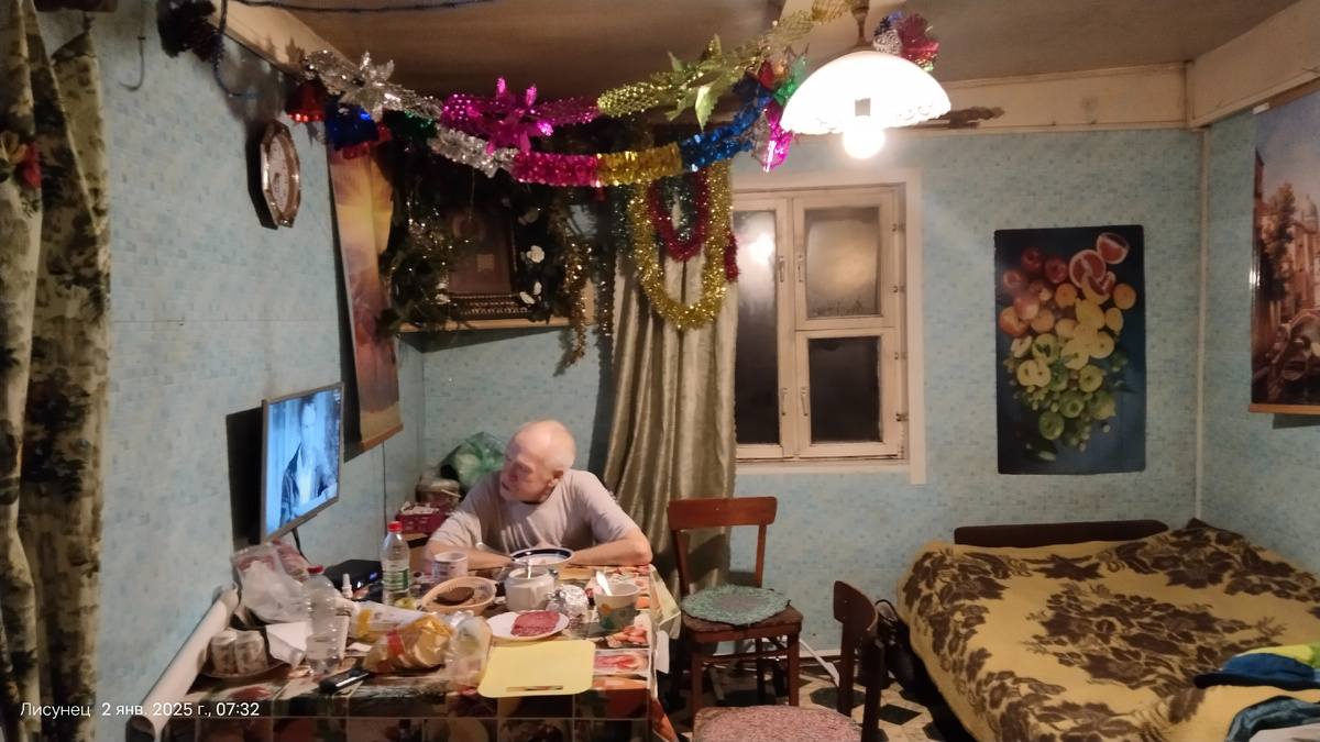 Папуля ждёт всех к завтраку.