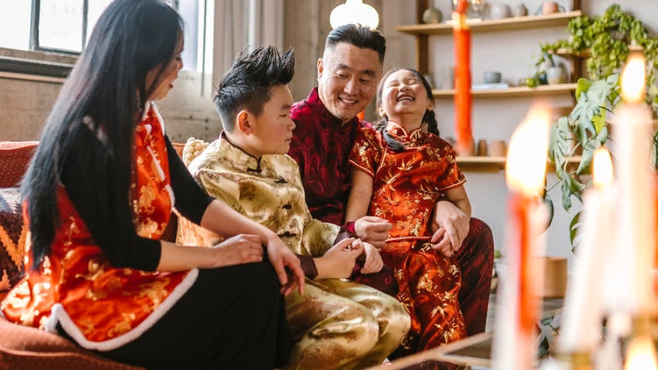    Китайский новый год. Китайская семья. Источник: Pexels