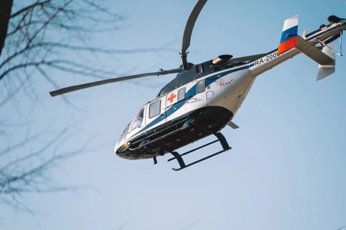    Бригада санавиации вылетала в Даровский, чтобы помочь женщине