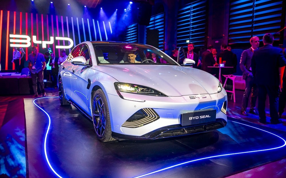 Электрический седан BYD Seal базируется на полностью новой электрической платформе компании.