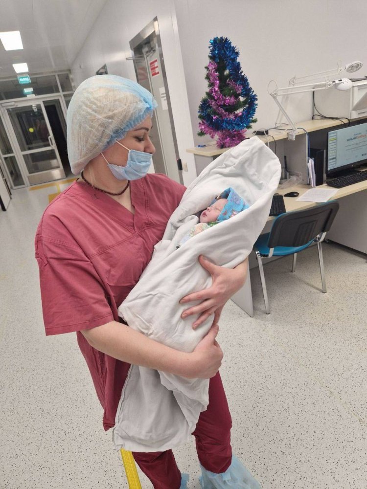    В первый день Нового года в Югре родилось 27 малышей