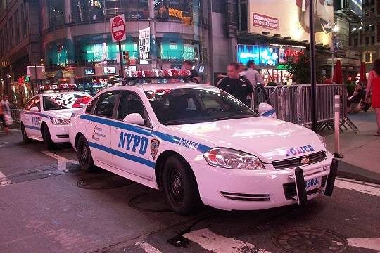    Неизвестный расстрелял людей рядом с ночным клубом в Нью-Йорке