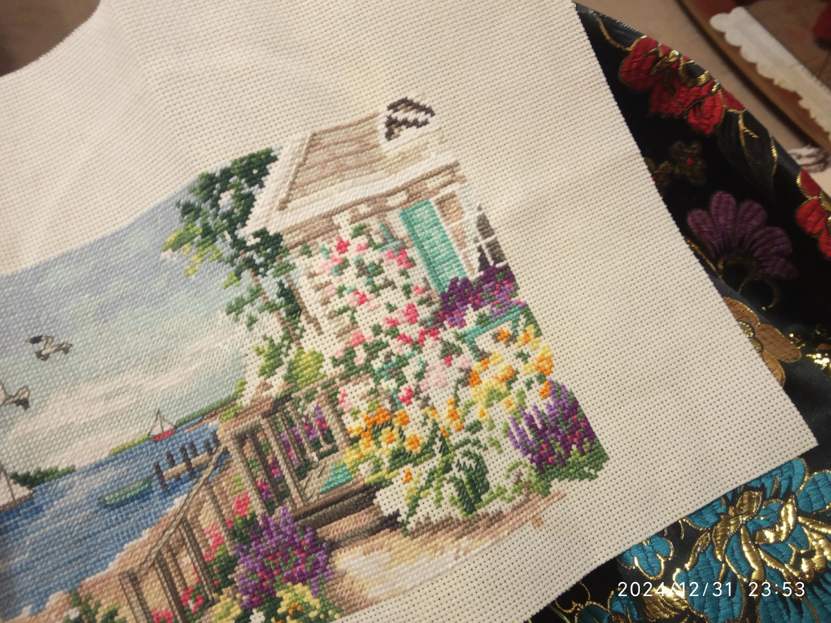 Новогодняя ночь. Процесс на фоне нарядного платья)