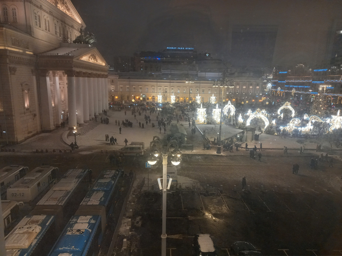 Вил из РАМТА на Большой театр и площадь перед ним