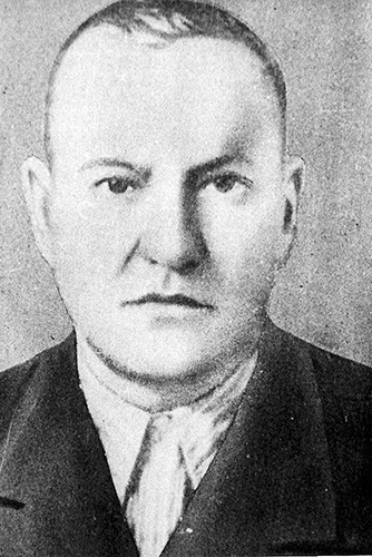 Сипко Антон Владимирович. За его голову немцы через газету предлагали 50 тысяч марок.