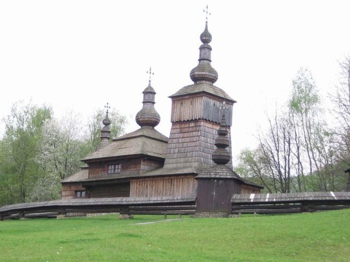 
Карпаты. Деревянная церковь. https://travelask.ru/articles/rusiny-lemki-v-poiskah-rodiny