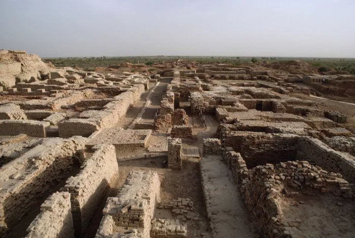 Руины древнего города Мохенджо-даро
Руины древнего города Мохенджо-дароЧто представлял из себя древний гор