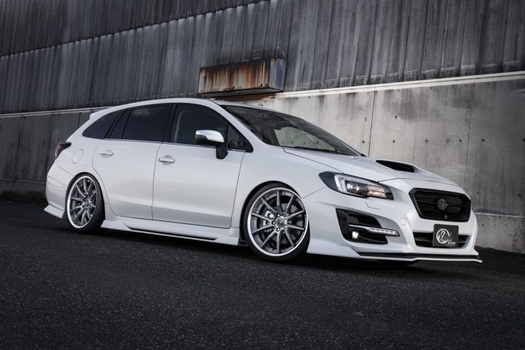 Subaru Levorg в белом