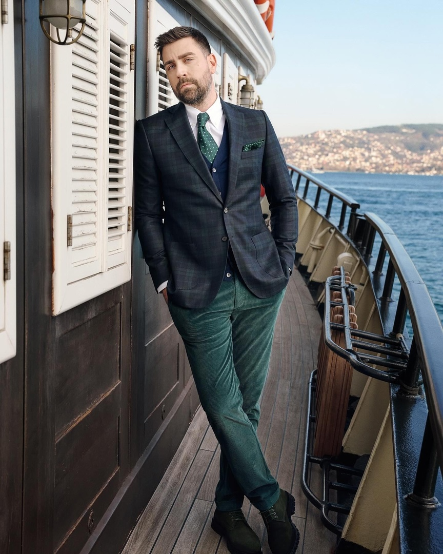 Фото актера из журнала HELLO 