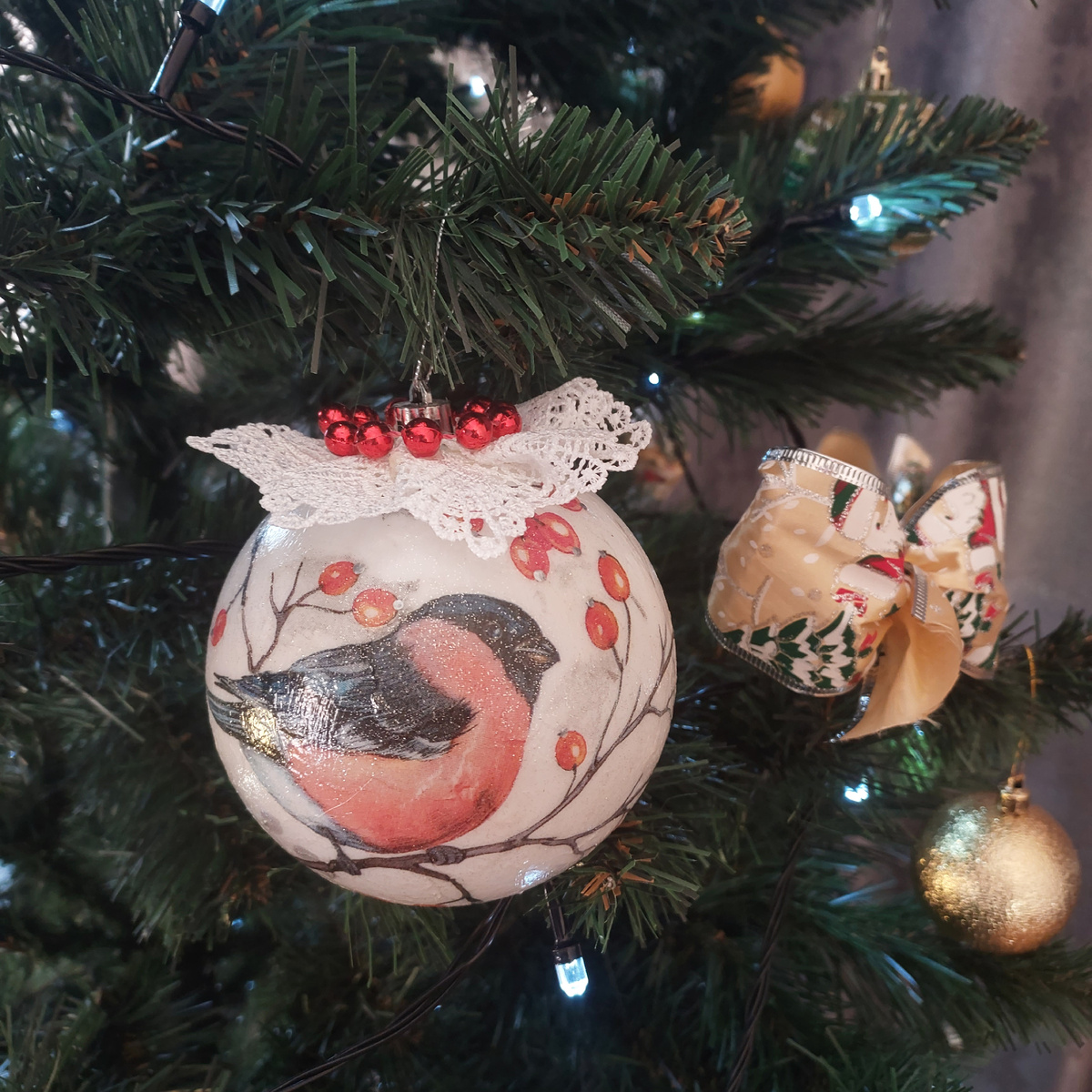 Сделала игрушку на ёлку сама