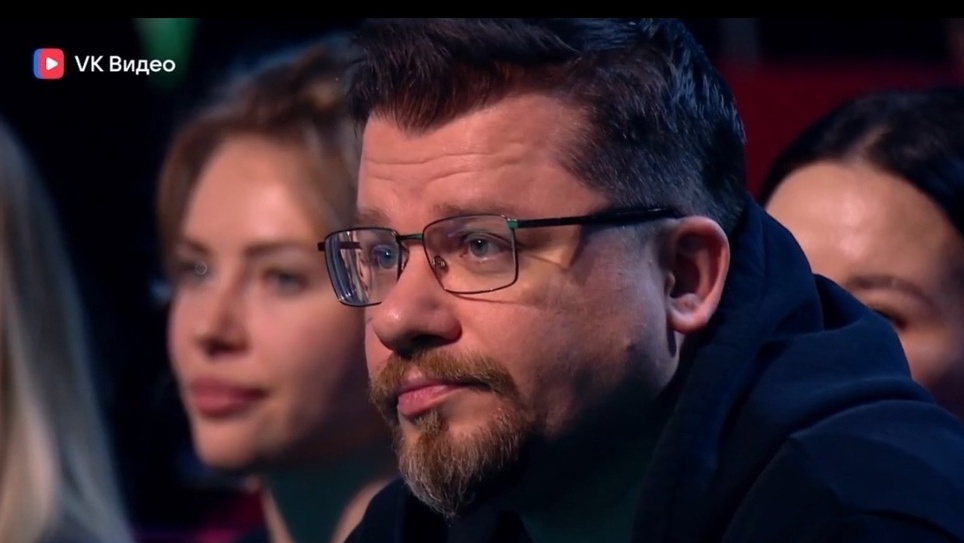 А этого парня и вовсе перым шутником назначили. Фото скрин шот программы. 