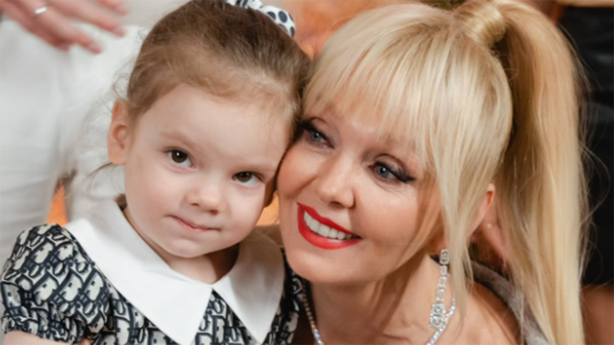 Певица Валерия с внучкой Селин. Фото: соцсети певицы Валерии