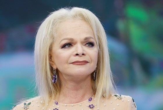    Лариса Долина