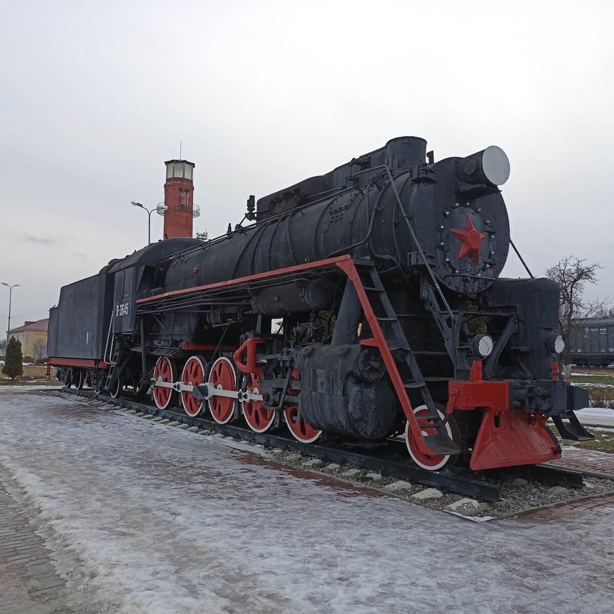 "Наш паровоз вперед летит"