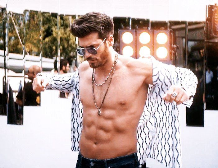 5 коротких сериалов на новогодние праздники!