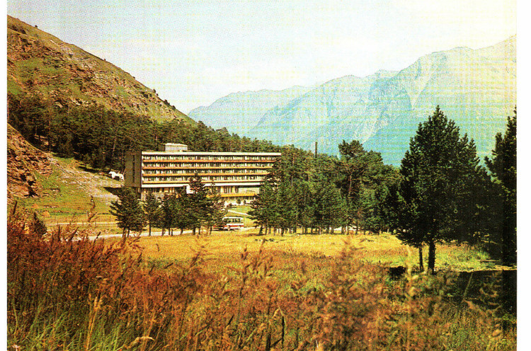 Вот так она выглядела в те времена осенью (фото из свободного источника) 