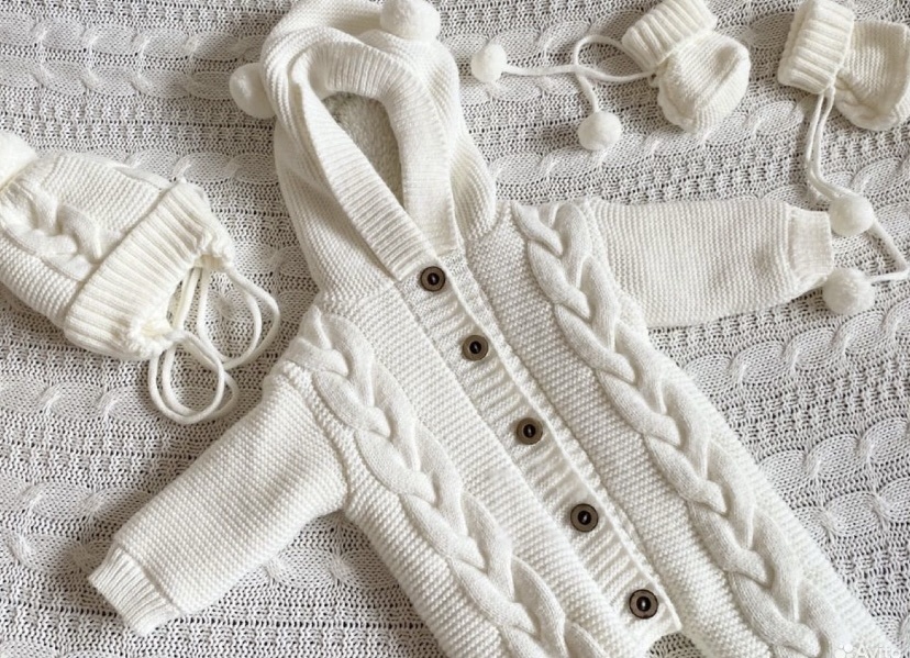 Костюм вязаный